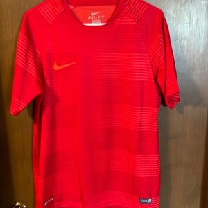 Mens Nike shirt never worn